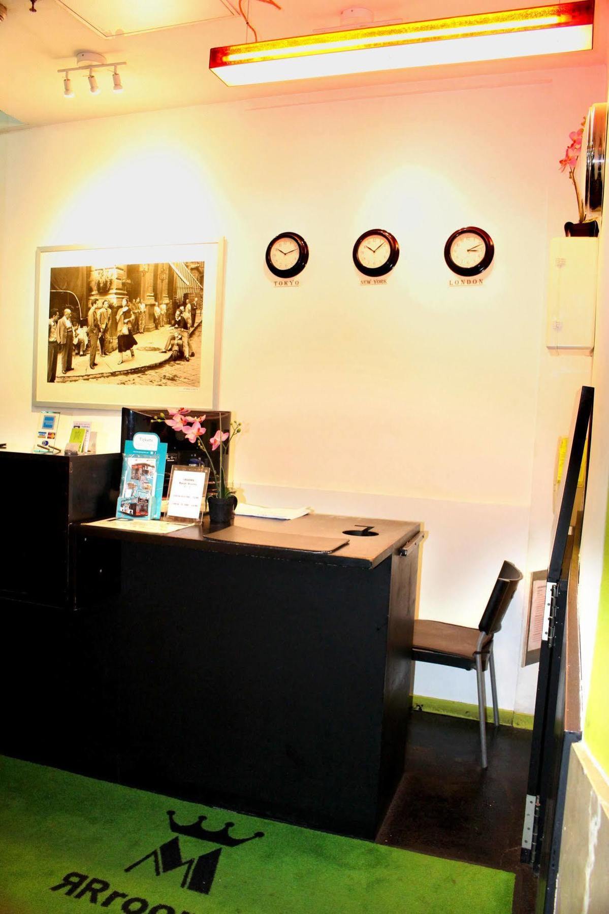 Hostal Raval Botella Private